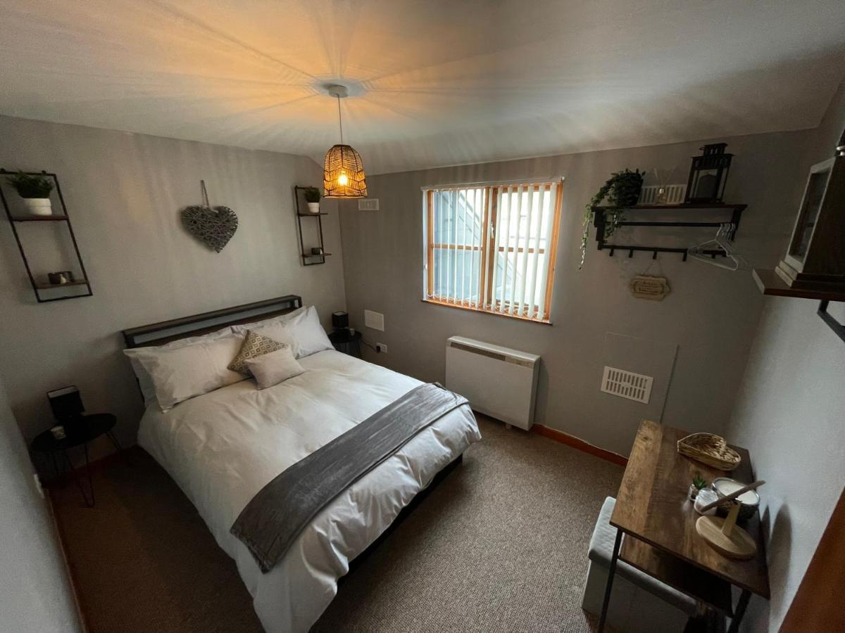 Westend Holiday Let 3 Brecon Buitenkant foto